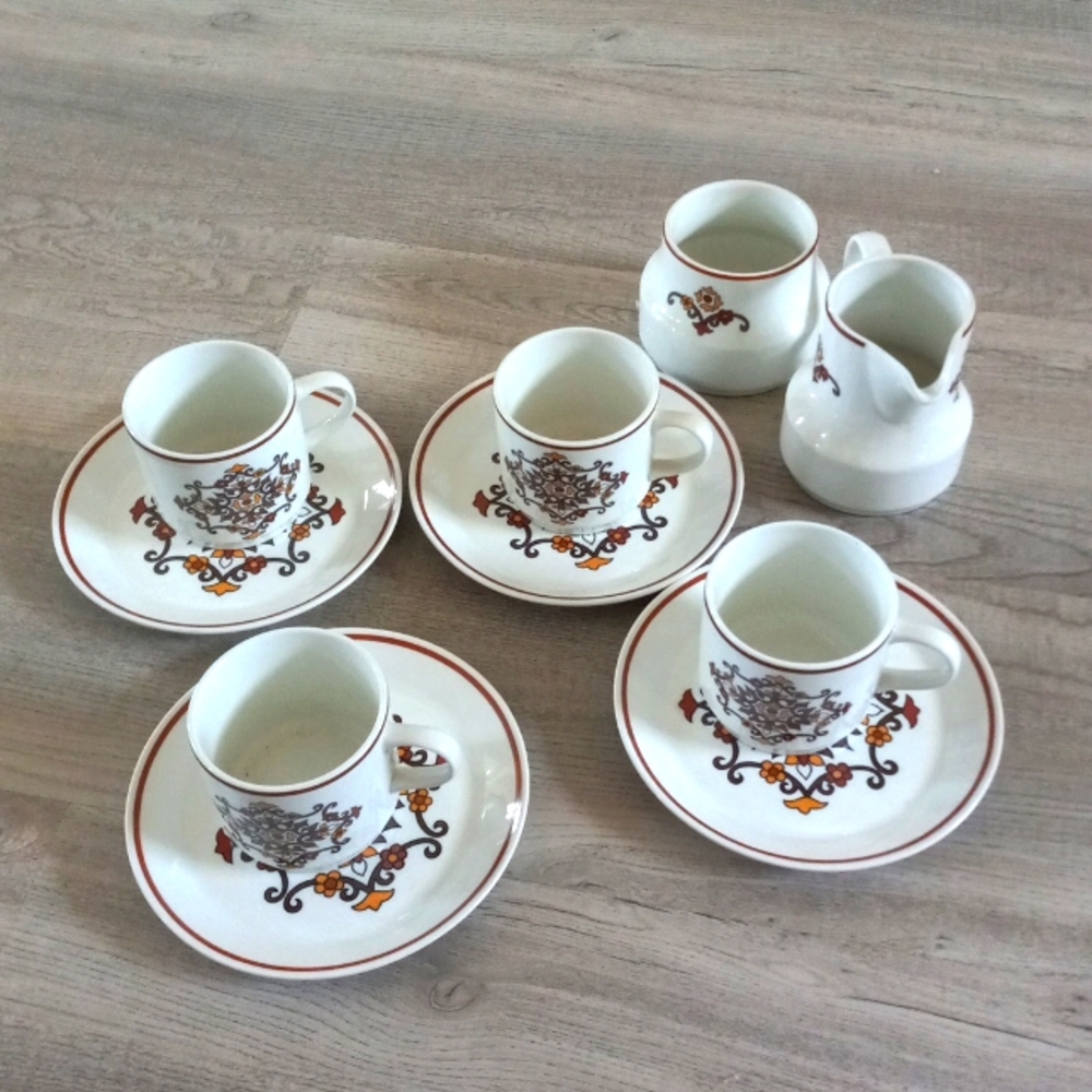 Lot of Vintage Johnson Brothers Ironstone tea setting.